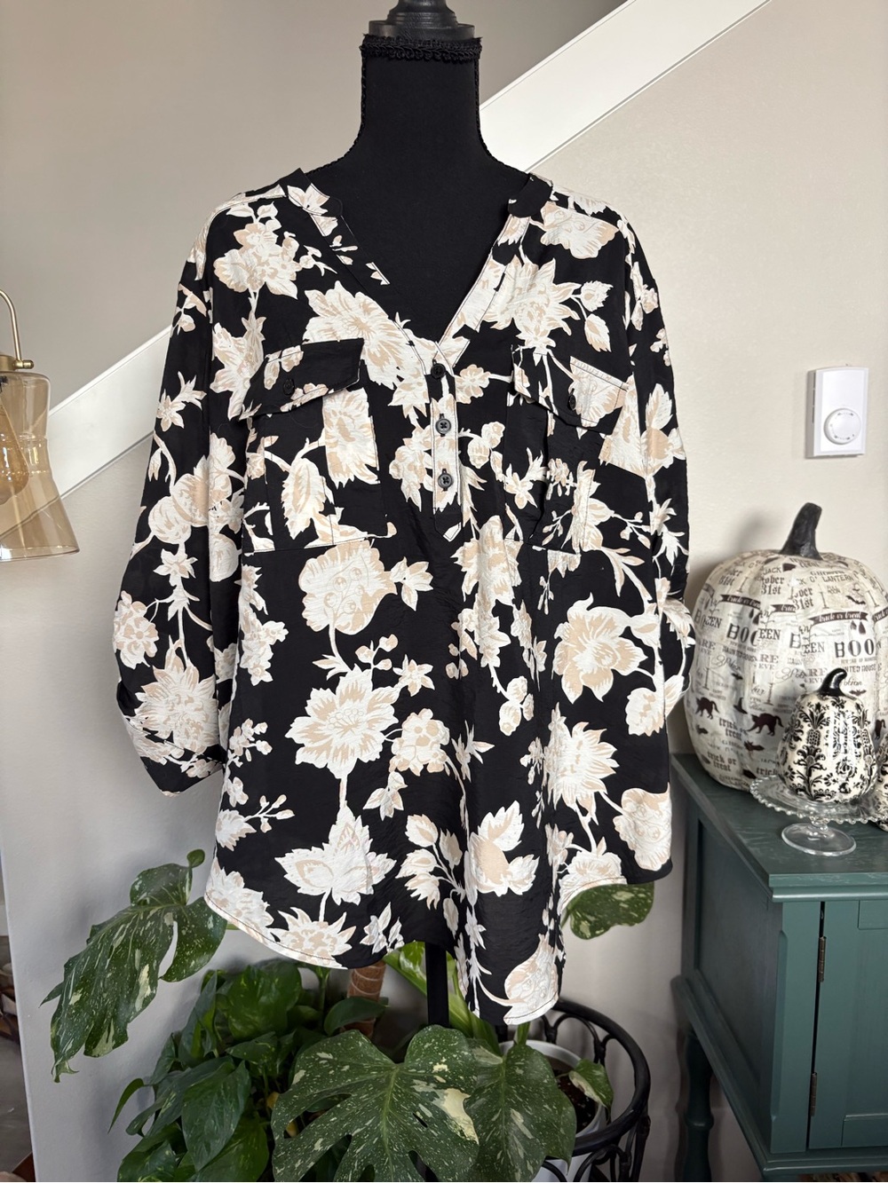 torrid Black Floral V-Neck Tunic with Cream Blooms